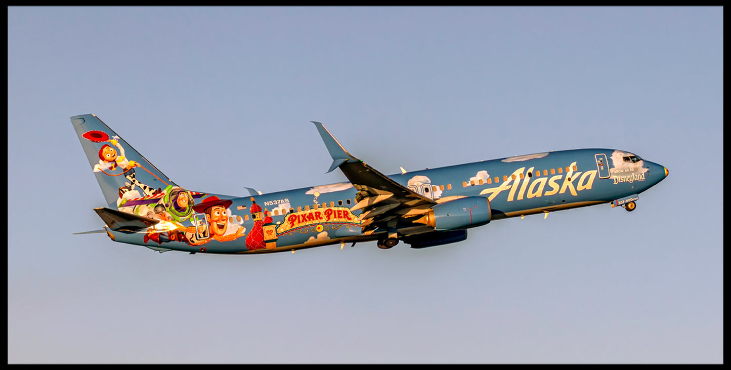 Alaska Airlines Pixar Pier Colors N537AS Color Photograph (APPM10114)