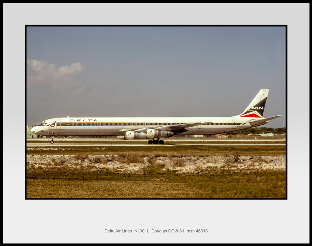 Delta Air Lines Douglas DC-8-61 Color Photograph (B038LGNC11X14)