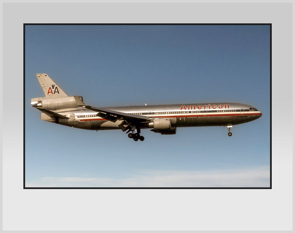 American Airlines MD-11 Color Photograph (II25RAAS11X14)