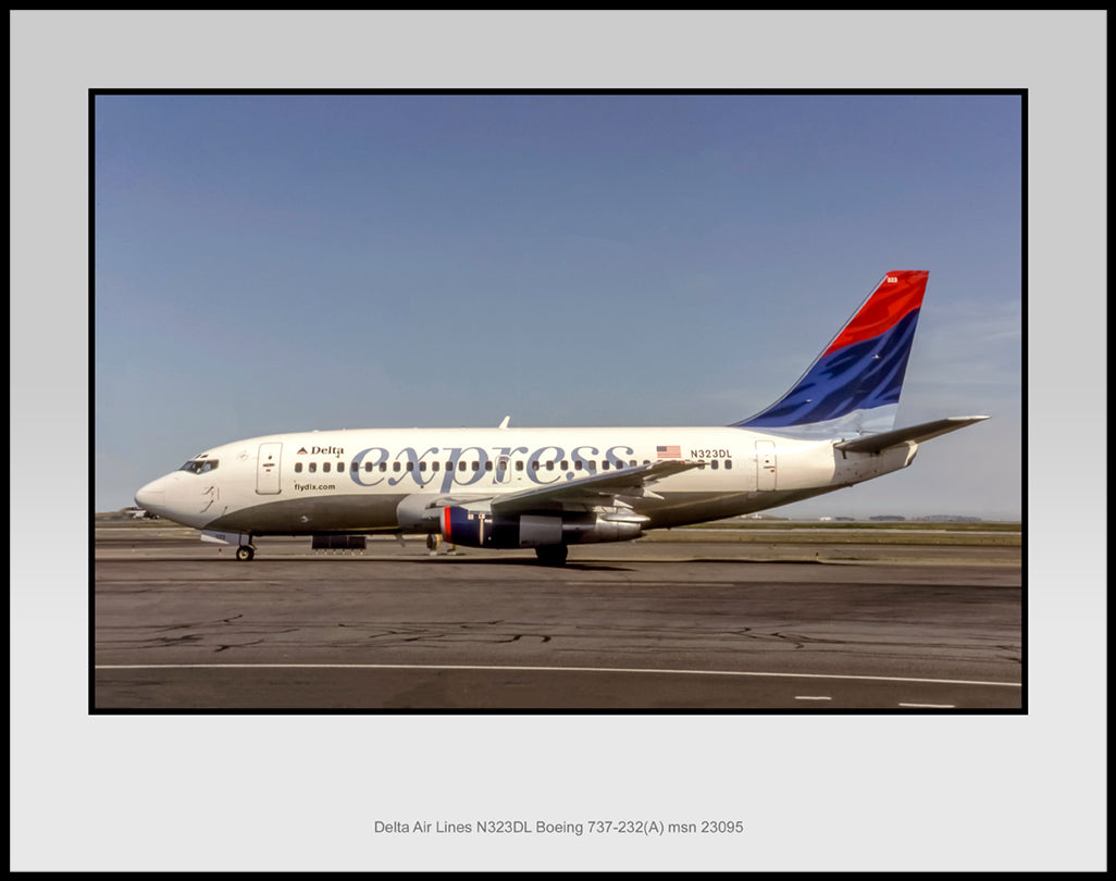 Delta Air Lines Express Boeing 737-232(A) Color Photograph (J190LGSO11X14)