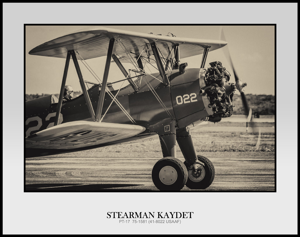 Stearman Kaydet PT-17 Black & White Photograph (LA001RGJM11X14)