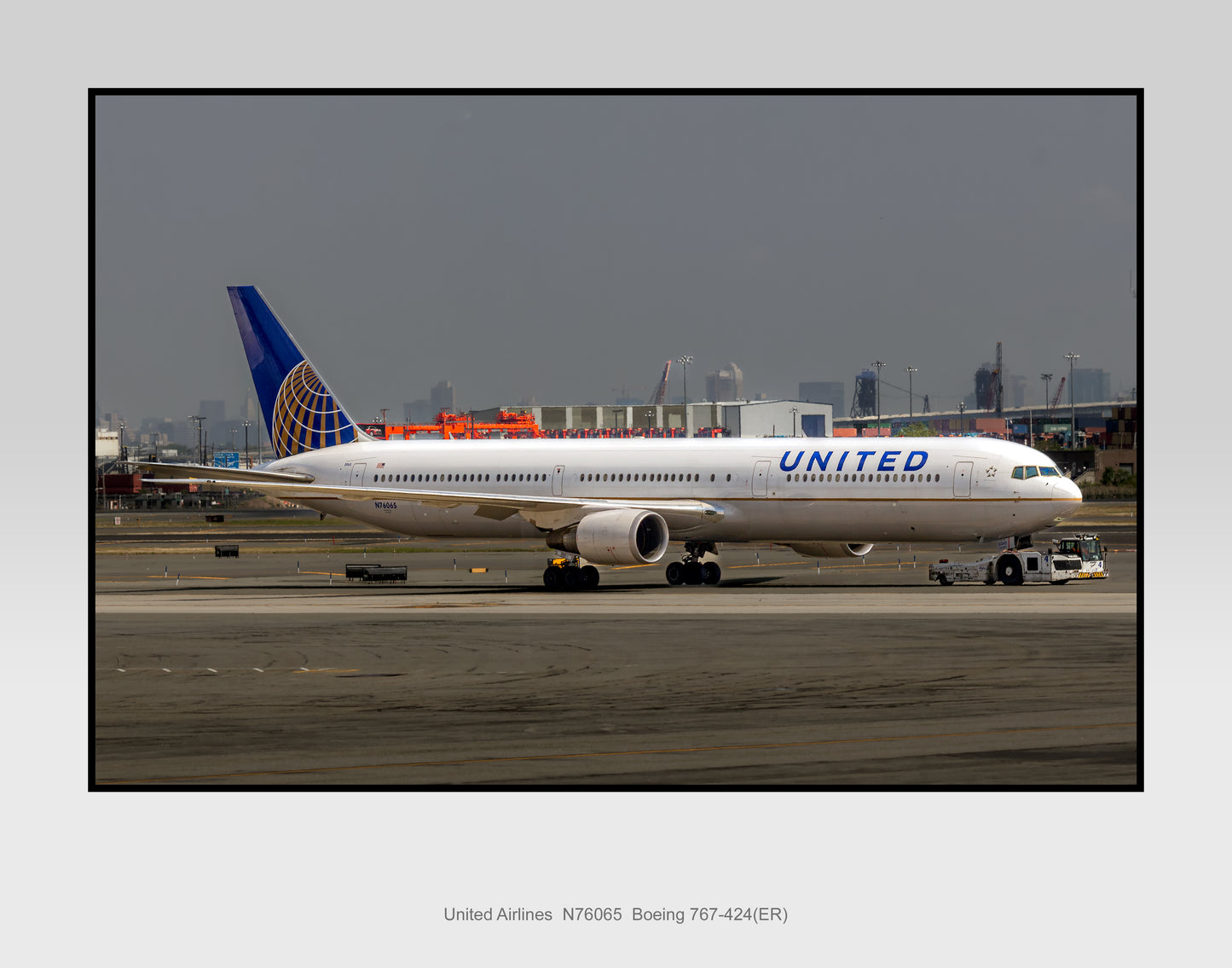 United Airlines Boeing 767-424(ER) Color Photograph (PB003RGJM11X14)