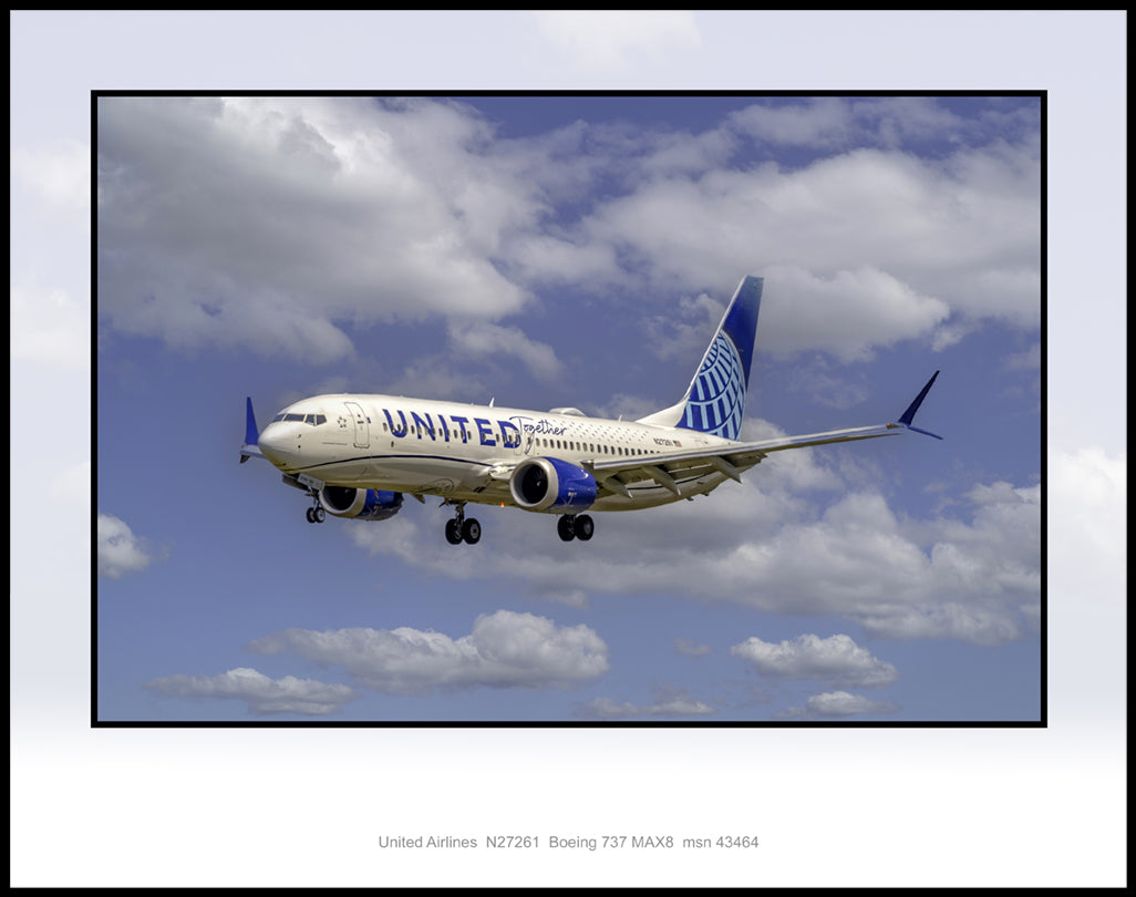 United Airlines Airbus Boeing 737-8 MAX 11" x 14" Color Photograph (UB003LAJM11X14)