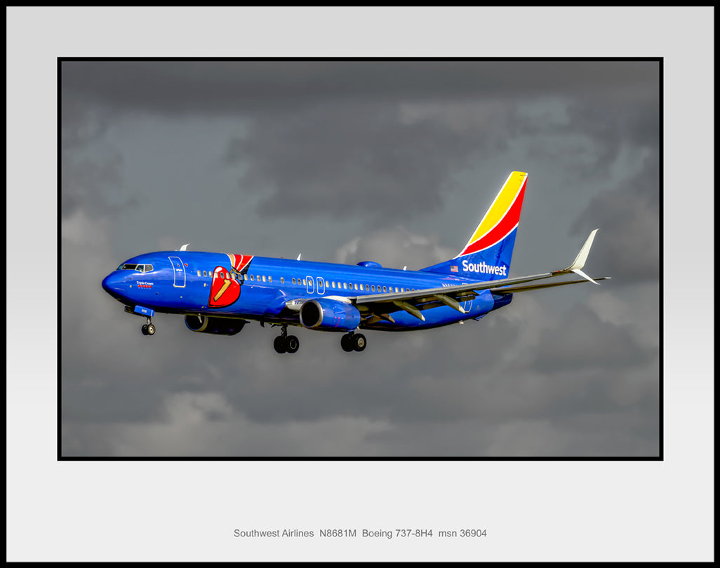 Southwest Airlines Boeing 737-8H4 Triple Crown One Color Photograph (UU158LAJM11X14)