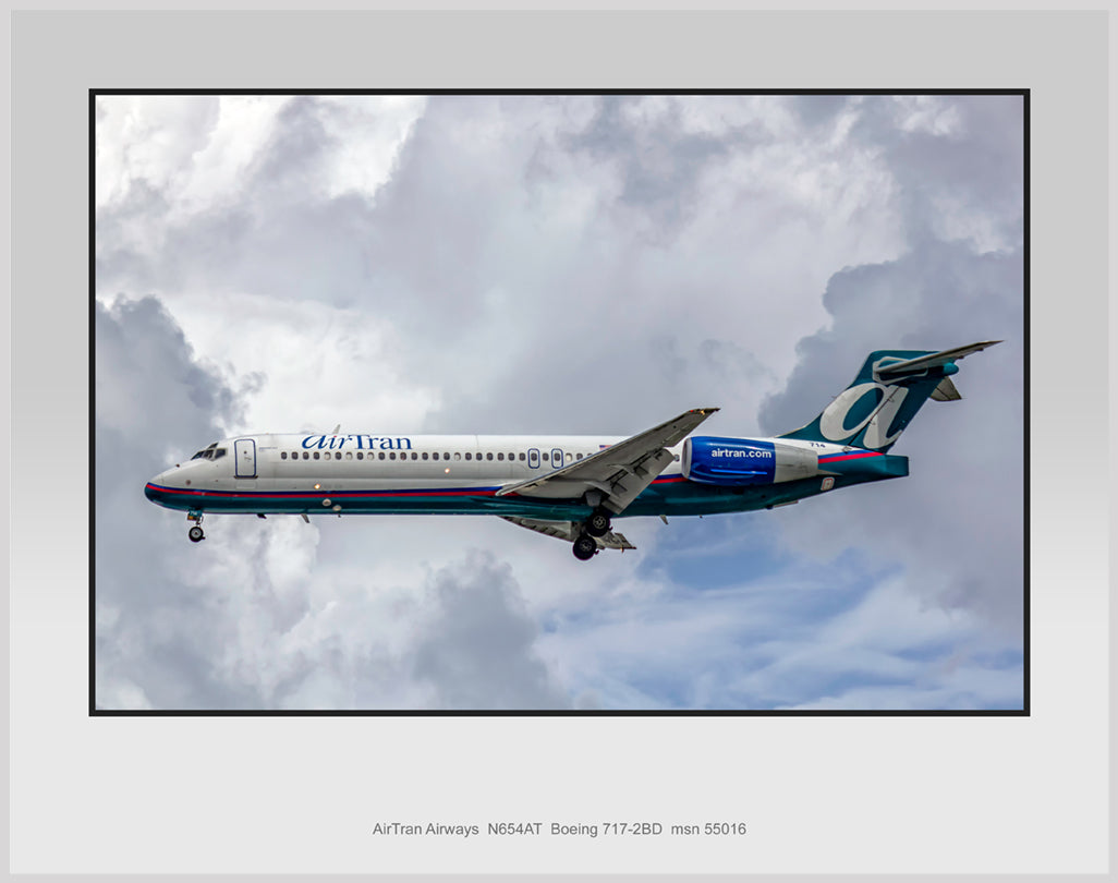 AirTran Airways Boeing 717 Color Photograph (ZZ007LAJM11X14)