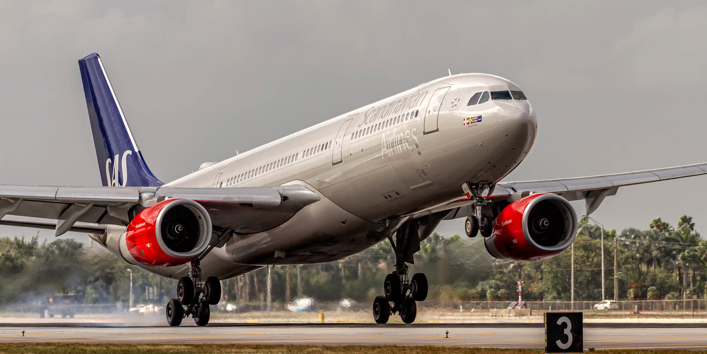 Scandinavian Airlines Airbus A330 Color Photograph (APPM10084)