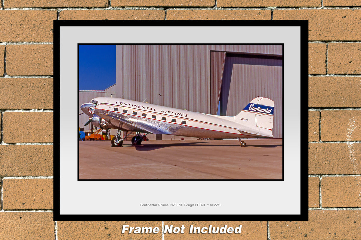 Continental Airlines Douglas DC-3 11" x 14" Color Photograph (A009LGJM11X14)