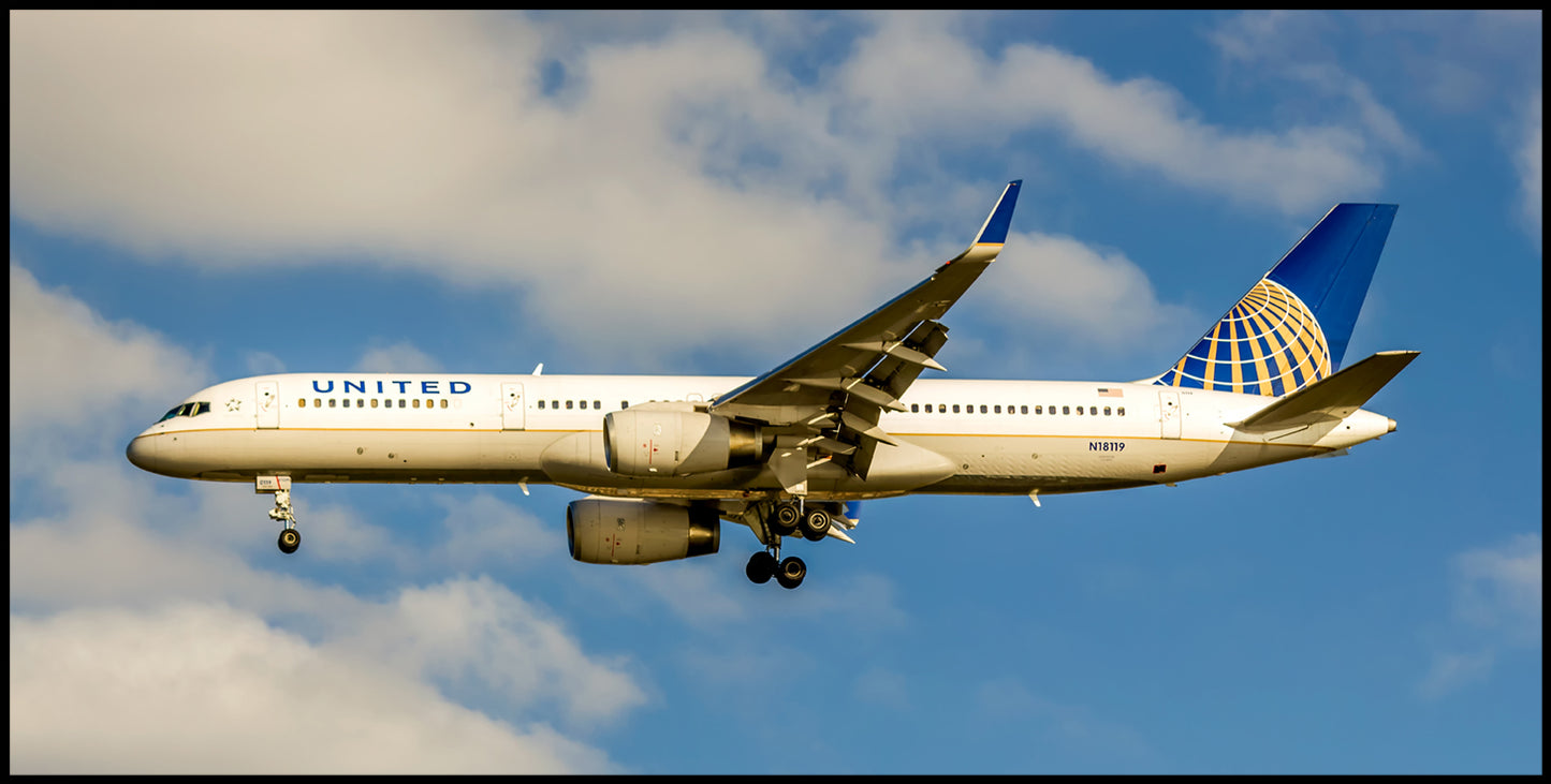 United Airlines Boeing 757-224(WL) Color Photograph (APPM10038)