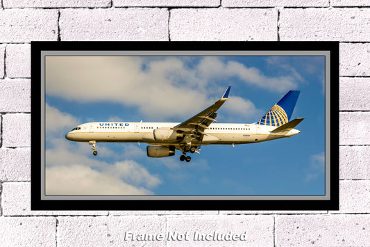 United Airlines Boeing 757-224(WL) Color Photograph (APPM10038)