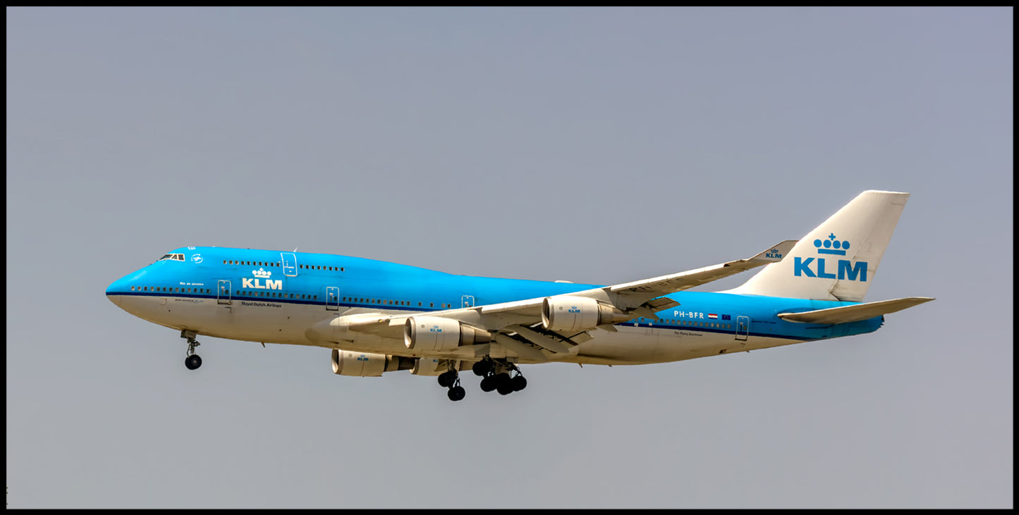 10"x20" color airline photograph