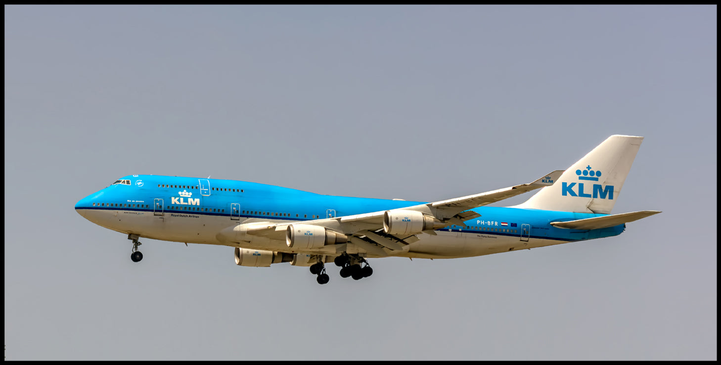 10"x20" color airline photograph