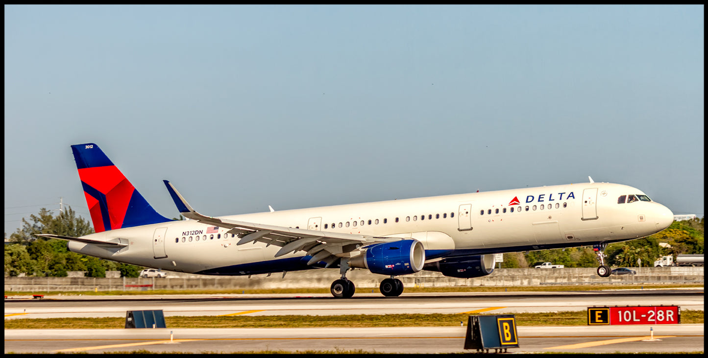 Delta Air Lines Airbus A321 Color Photograph (APPM10058)