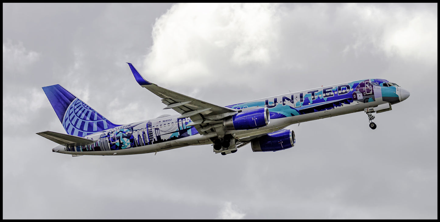 United Airlines, N14102, Boeing 757-224(WL), Photograph (APPM10103)
