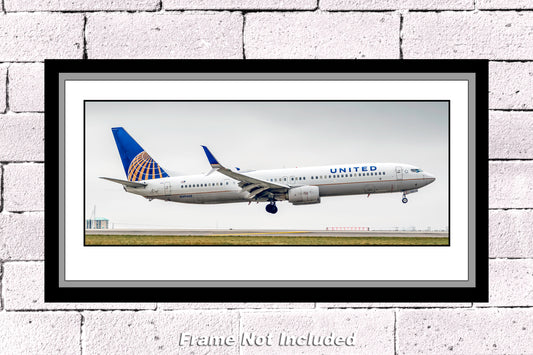 United Airlines Boeing 737-900 Color Photograph (APPM10124)