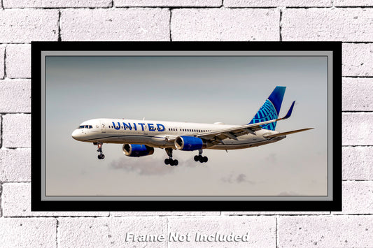 United Airlines Boeing 757-224(WL) Color Photograph (APPM10136)