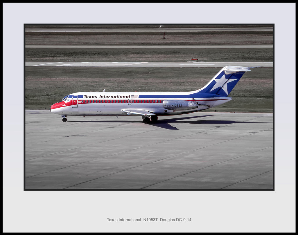 Texas International DC-9-14 N1053T Color Photograph (C017LGAA11X14)