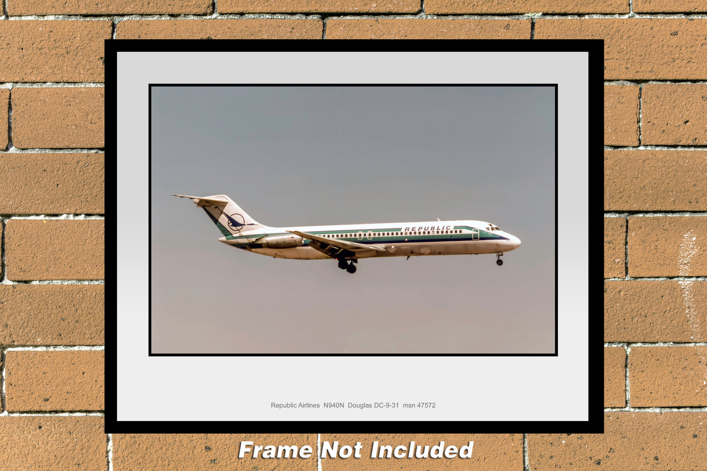 Republic Airlines Douglas DC-9-31 11" x 14" Color Photograph (C147RAAS11X14)