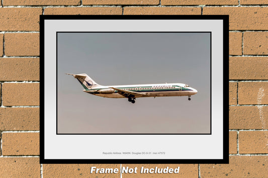 Republic Airlines Douglas DC-9-31 11" x 14" Color Photograph (C147RAAS11X14)