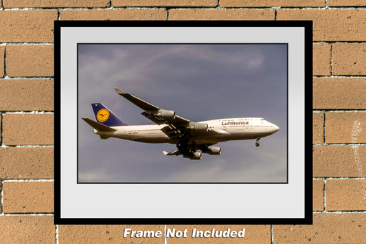 Lufthansa Airlines Boeing 747 Color Photograph (M102RAEG11X14)
