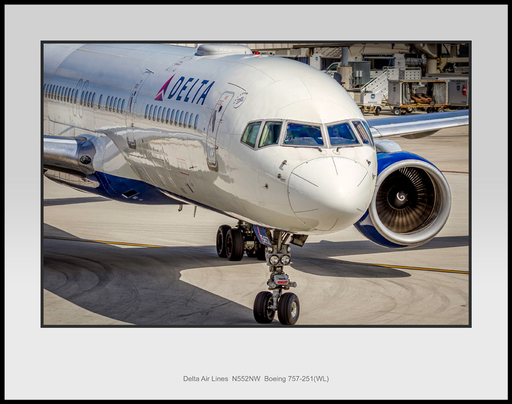Delta Air Lines Boeing 757-251(WL) Color Photograph (N161RGJM11X14)