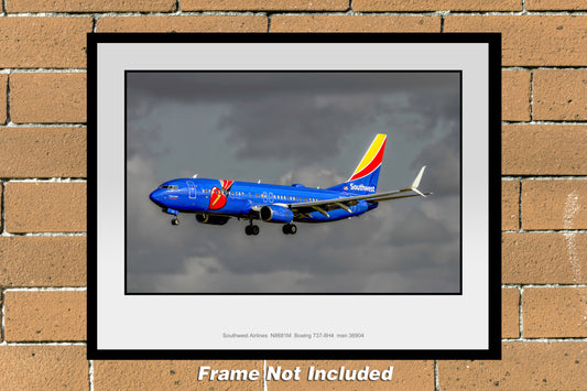 Southwest Airlines Boeing 737-8H4 Triple Crown One Color Photograph (UU158LAJM11X14)