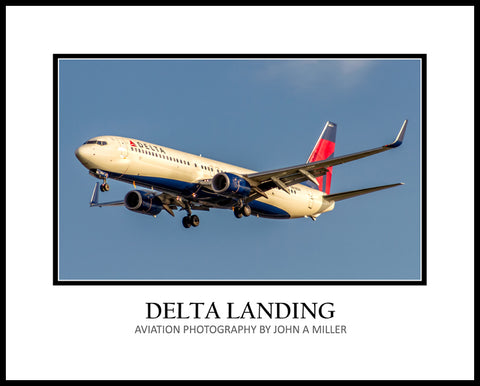 Delta Air Lines Boeing 737 Color Photograph (APPL10014)